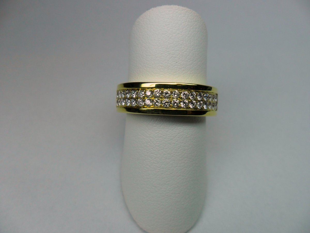 Double row pavé ring